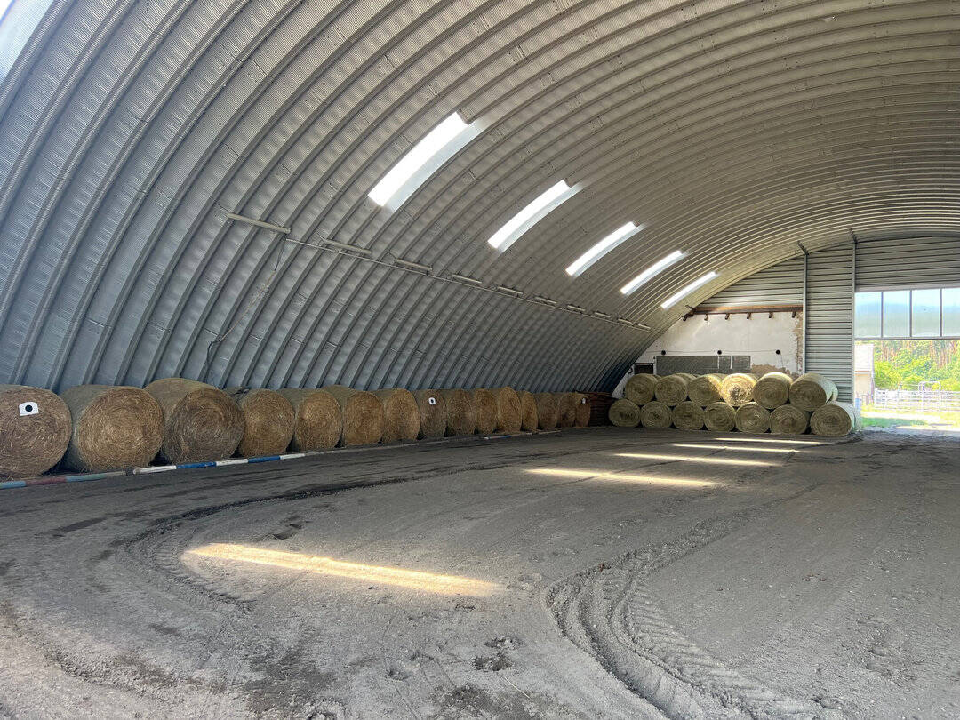 Jízdárna pro koně Břeclav – oblouková sportovní hala od HUPRO SYSTEMS SE