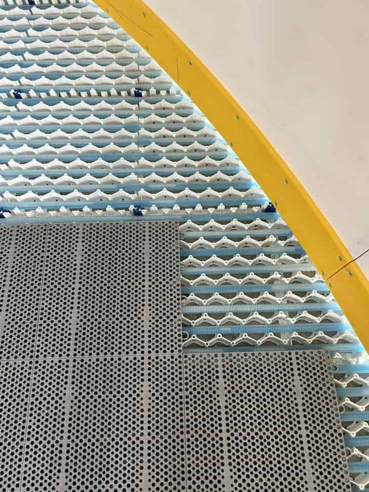 Oblouková sportovní hala Lipany, detail konstrukčního prvku, realizace HUPRO SYSTEMS SE