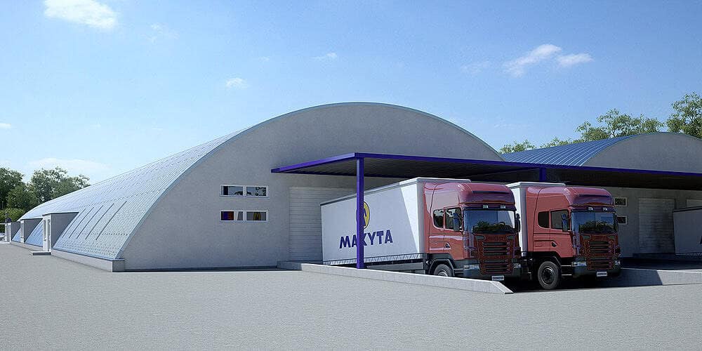 Ocelové obloukové montovaná průmyslové haly společnosti Makita Bulgaria s nakládací rampou pro kamiony, realizace HUPRO SYSTEMS SE